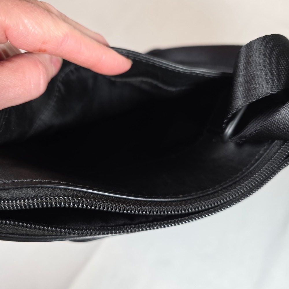 TUMI Alpha Medium Crossbody Black Leather Vertical Multi Pockets Messenger Bag - Picture 5 of 9